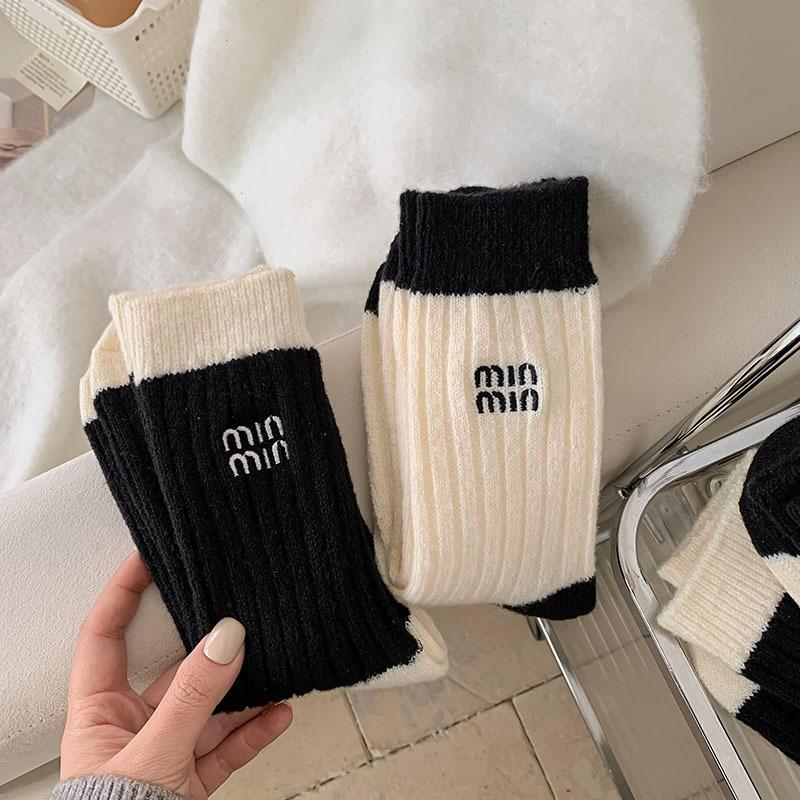 Black And White Wool Socks Season Thickened Warm Mid-Tube Stacked Socks Embroidered Letters Cashmere Confinement Socks Long Tube