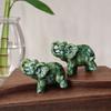 Natürliches Grünes Jade Elefanten-Schnitzerei Heilkristall Xiuyan Jade Fengshui Tier Poliertes Ornament für Reiki Meditation