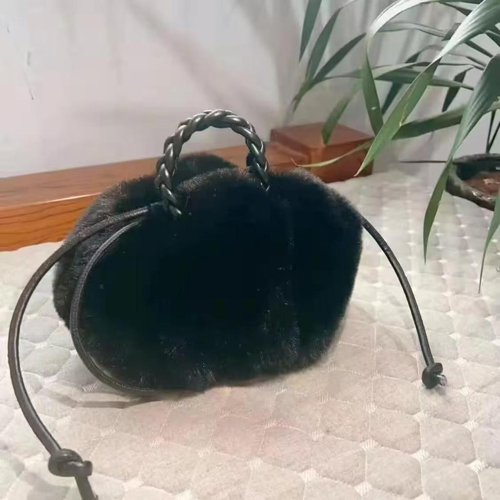 2025 Soft Plush Cloud Pumpkin Bag - Versatile Drawstring Crossbody Handbag