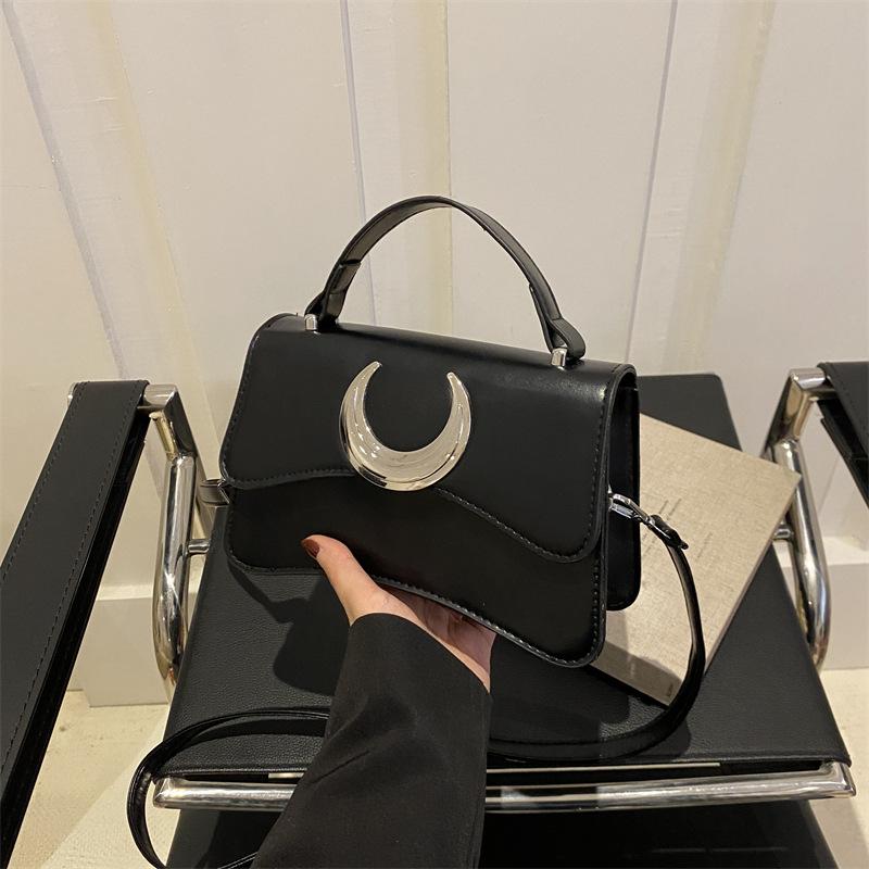 

Ретро повседневная персонализированная маленькая квадратная сумка 2024 года, новая простая модная женская сумка-мессенджер, модная сумка через плечо чёрный