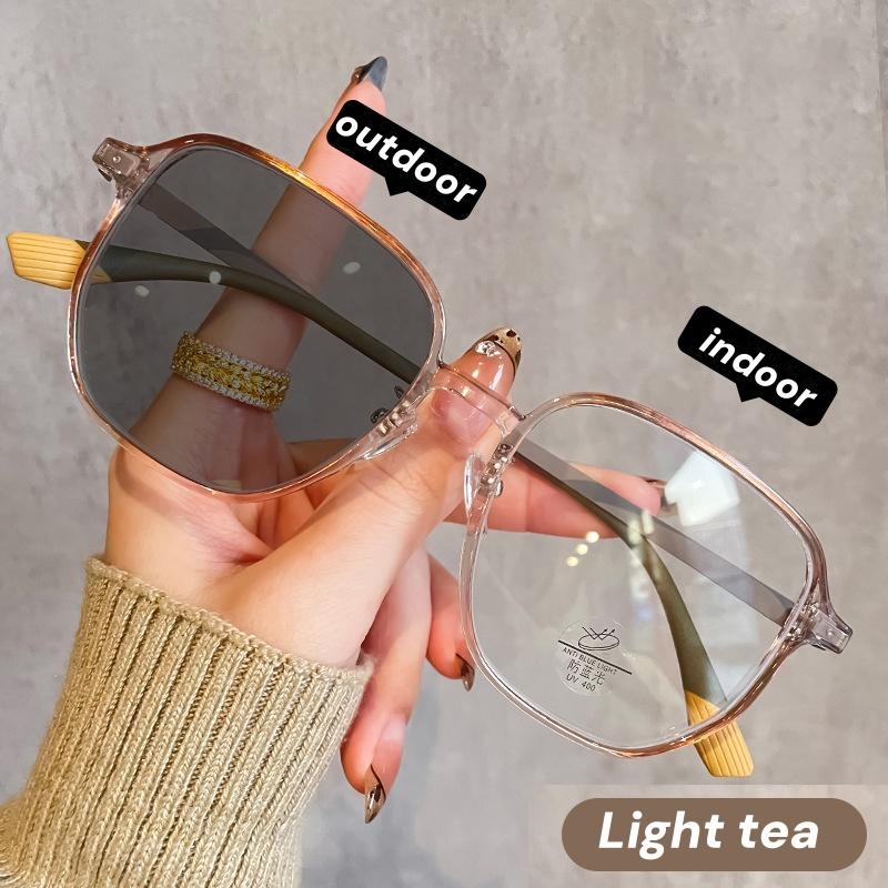 Retro Ultra Light Square Photochromic Myopia Glasses High-end Anti Blue Light Color Changing Near Sight Glasses