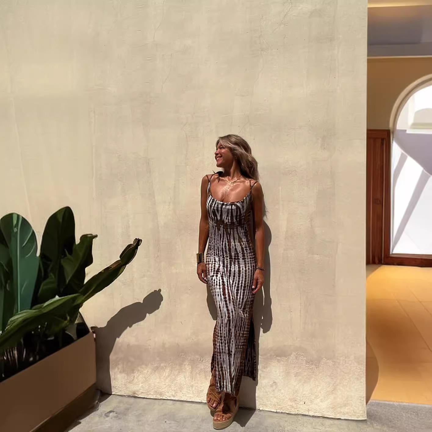 

2025 новое европейское и американское летнее сексуальное платье на бретелях с принтом и открытой спиной для женщин XL светло-коричневого