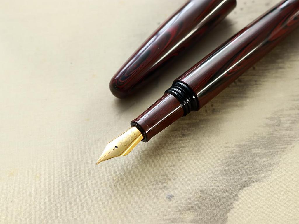 WANCHER DREAM PEN True Ebonite Marble Red Cigar Shape Fountain Pen Mountain Stream Stainless Steel Gold (KEIRYU Nib, Design, Plated)