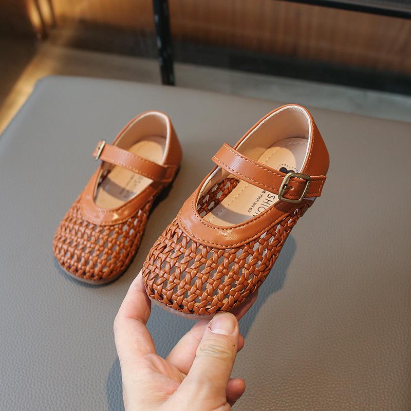 2026New spring, summer, and autumn princess shoes, fashionable children's shoes, indoor and outdoor women's single shoes, mesh hollow shoes