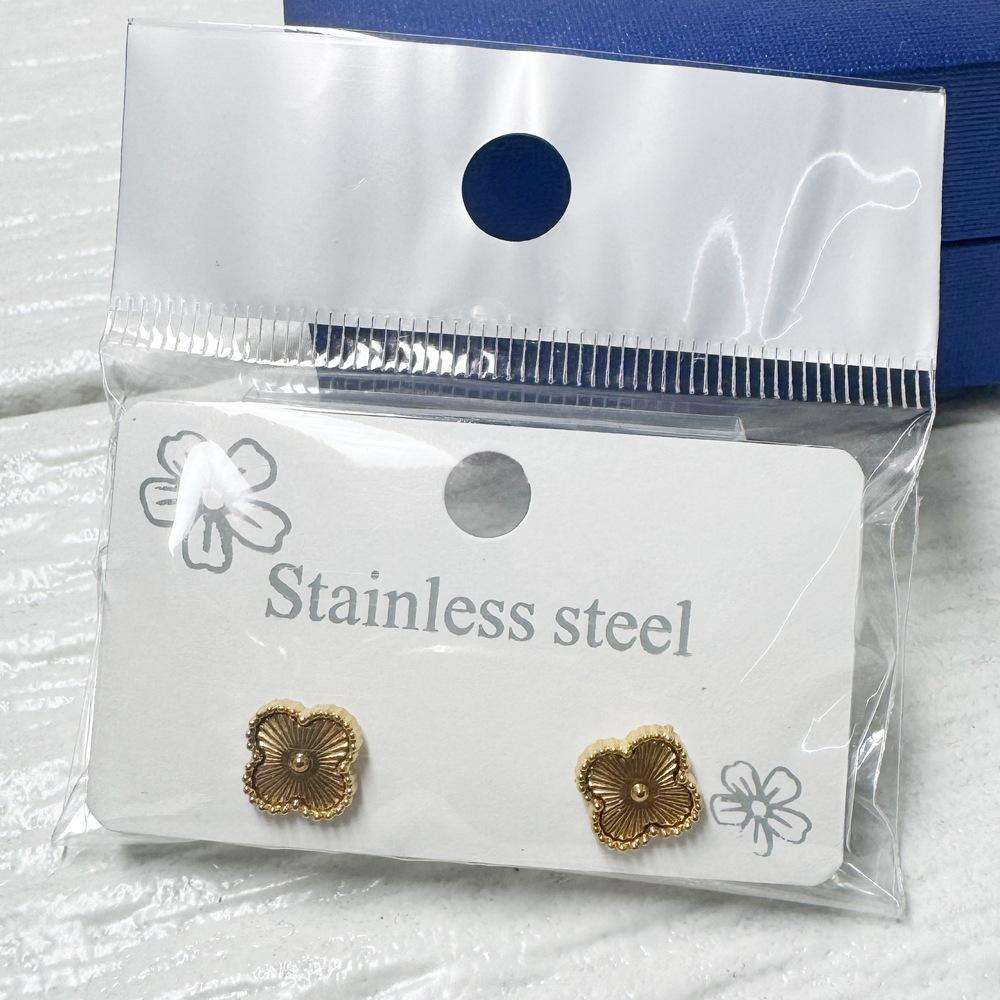 9MM Small Four-leaf Flower Earrings Fashion Fresh Small Earrings