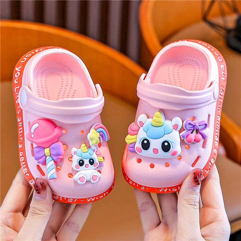 Dětské letní protiskluzové kreslené domácí boty: Roztomilé sandály s měkkou podrážkou a uzavřenou špičkou pro batolata.