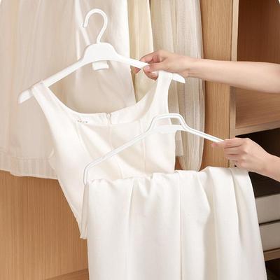 Multifunktionaler Nass- und Trockenhaushalt Nicht-Rutsch-Kleiderbügel Geeignet zum Aufhängen von Kleidung Schlafzimmer Garderobe Anti-Rutsch