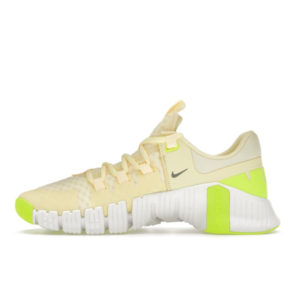 Nike Gratis Metcon 5 Sitrontint Volt Damesneakers Gul Summit-Hvit Kjølig-Grå DV3950-800