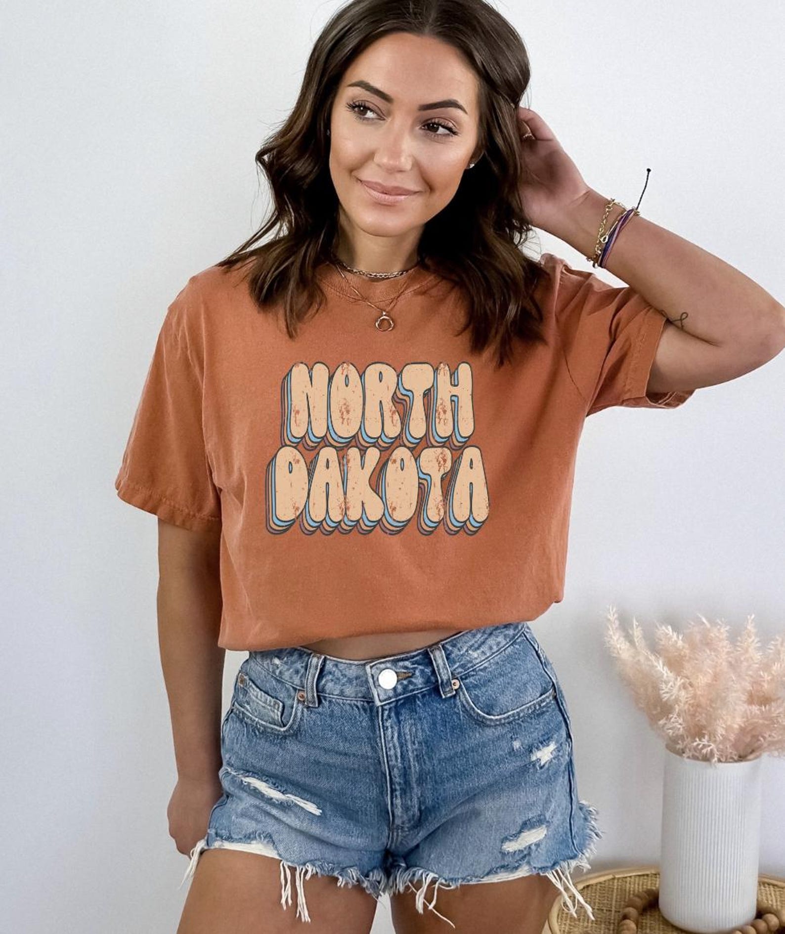 Retro North Dakota Graphic Tee | Vintage Style State Shirt | Unisex Casual Summer T-Shirt | Trendy Graphic Tee for Women & Men XL