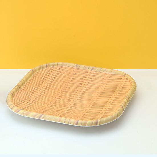 Talíř z imitace bambusu Kulaté hladké okraje Snadno se čistí Talíř odolný vůči vysokým teplotám Ručně tkaný podnos na občerstvení