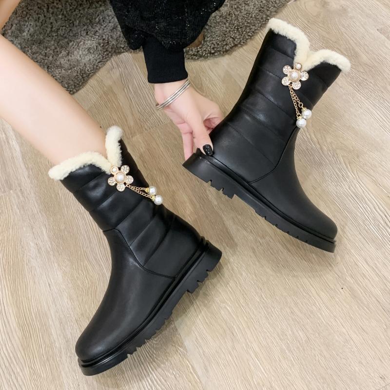 Weiße Stiefeletten für Damen 2024 Winterschuhe Schwarz Warmes Fell Schneestiefel Mädchen Niedrige Absätze Schuhe Luxus Bequem