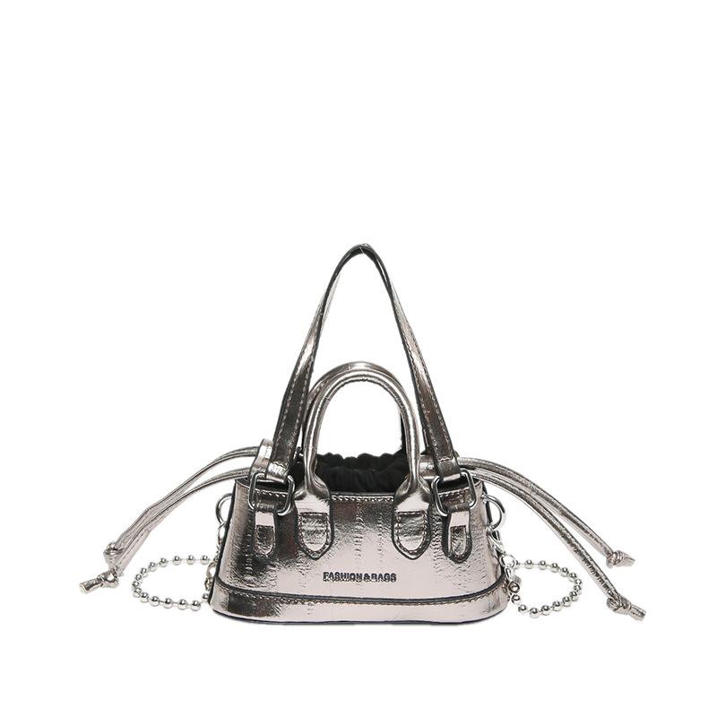 

Сумка из лакированной глянцевой кожи. Новая портативная сумка-мессенджер небольшого размера. Модная сумка для мобильного телефона в виде помады. One size