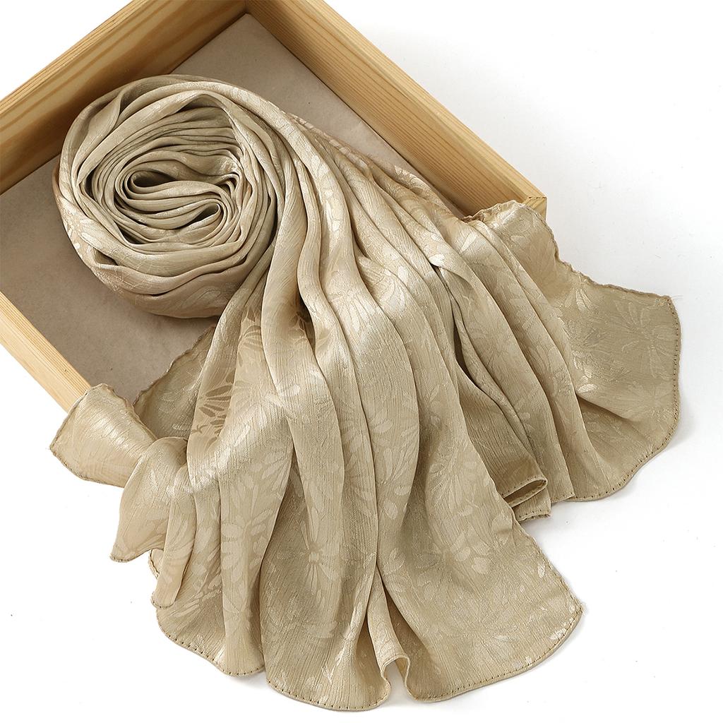 Modischer Satin-Hijab-Schal mit Blattdruck für Damen Muslimischer Hijab Schlichter Malaysia-Schal Satin-Schal Luxuriöses Seidensatin-Tuch Islamischer Turban