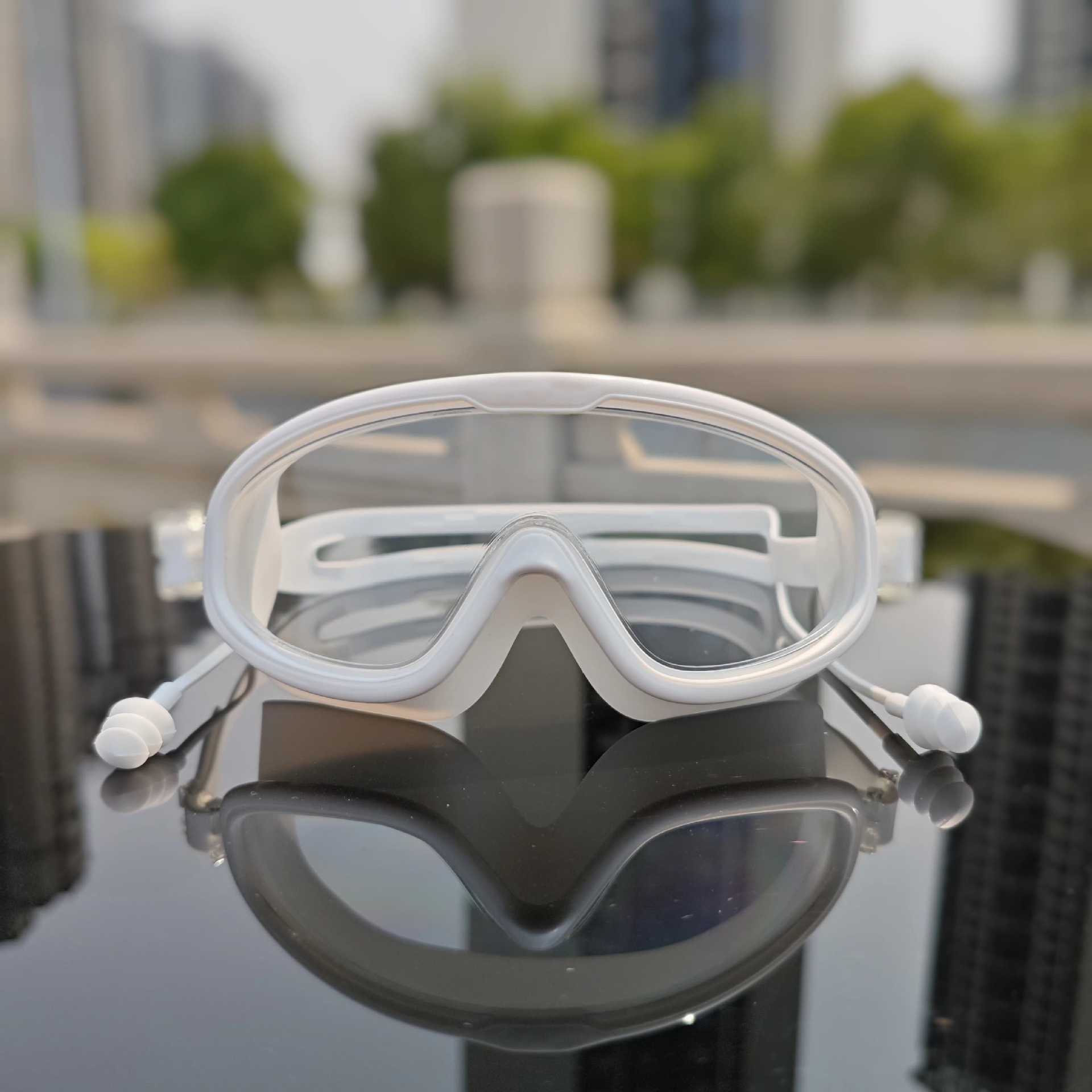 Fashionable large-frame swimming goggles for men and women, high-definition goggles with integrated earplugs, diving goggles, swimming accessories Adult swimming goggles-Wh