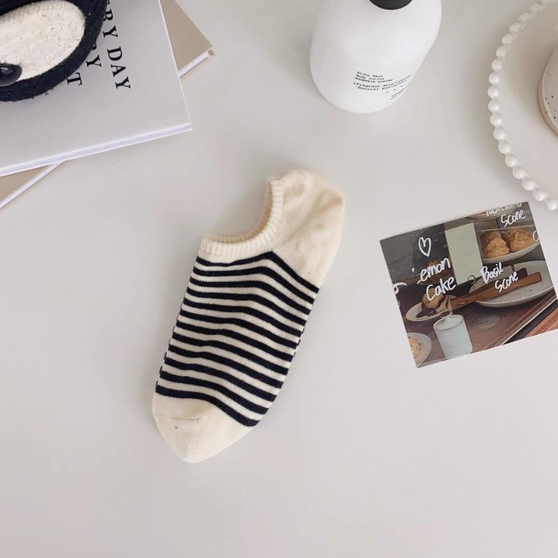 Female Spring and Summer Thin Style All Match Stripe Silicone Not To Drop with Shallow Mouth Invisible Socks
