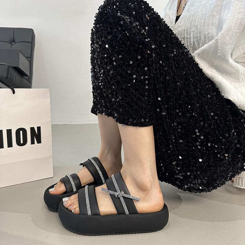 

Beautiful slippers with skirts for women s summer wear, new high-end thick-bottomed rhinestone beach cool slippers 40 чёрный