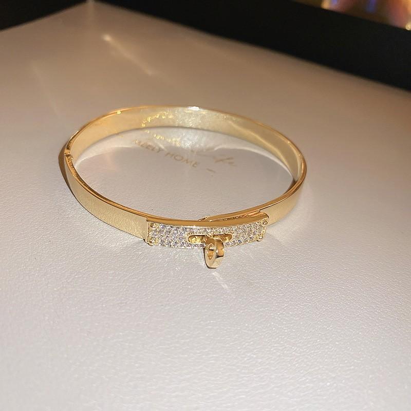 Super Flash Zircon Round Heart-shaped Flower Multi-layer Open Bracelet Exquisite and Beautiful Bracelet Light Luxury Jewelry Women