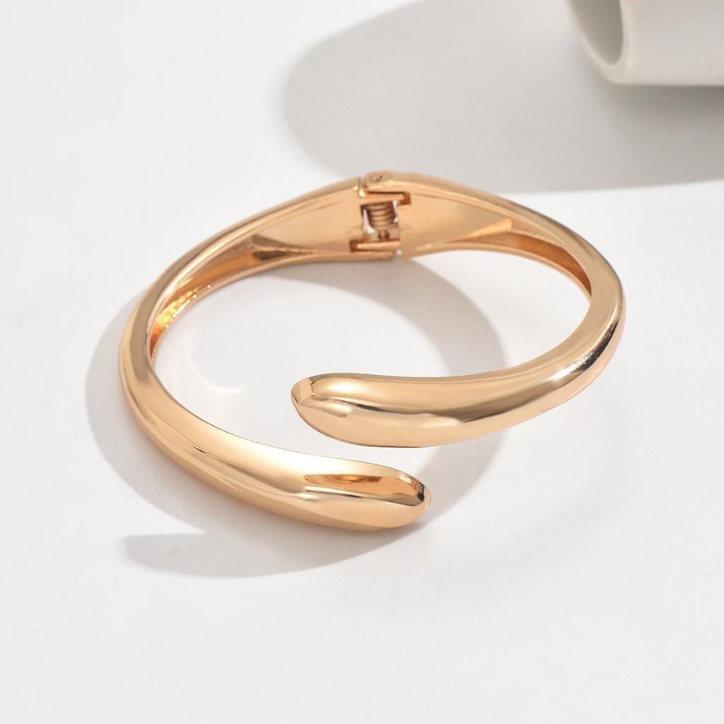 Small Niche Minimalist Punk Style Alloy Irregular Women's Bracelet Halloween Party Pool Carnival Fashion Matching Accessories