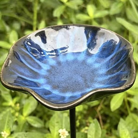 Bienenwassertränke mit Ständer, Schmetterlings-Trinkstation Gartenkunst, Vogeltränke mit Blumen für den Außenbereich, Geschenk für Bestäuber