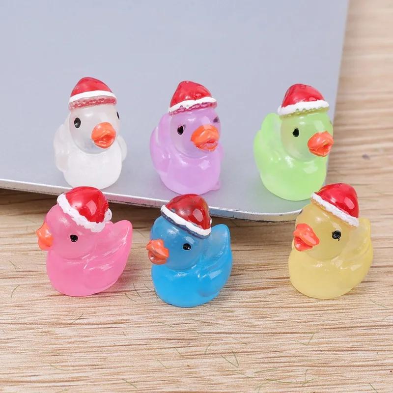 6/1pcs Duck Ornaments Car Christmas Hat Cartoon Luminous Little Duck Ornaments Noctilucent Resin Automotive Decoration Ornaments