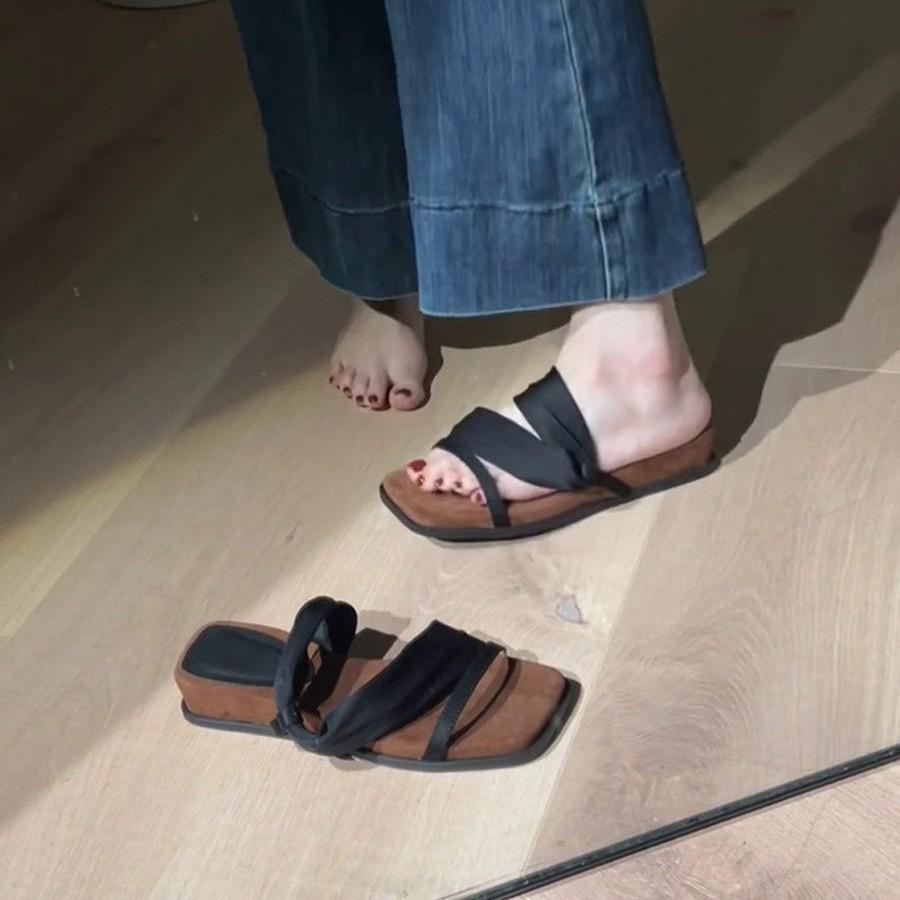 Sheepskin Version~ Thick-Soled Square Head With Cool Slippers, Women Wear Retro Temperament With Skirts, Sandals, And Two Slippers.