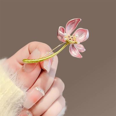 Exquisite Lotusblumenbrosche für Frauen und Mädchen, elegante Lotusblumenabzeichen, kreatives Temperament, Anstecknadeln, Kleidungszubehör
