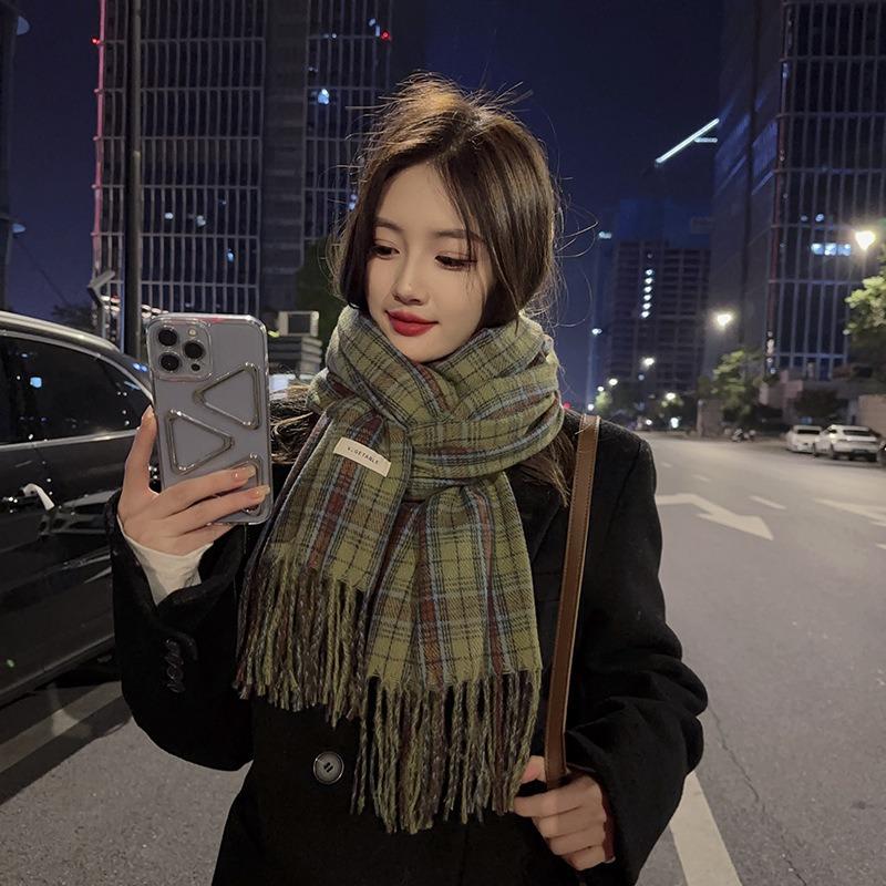 Retro green plaid scarf women's autumn and winter versatile personality advanced sense warm shawl scarf