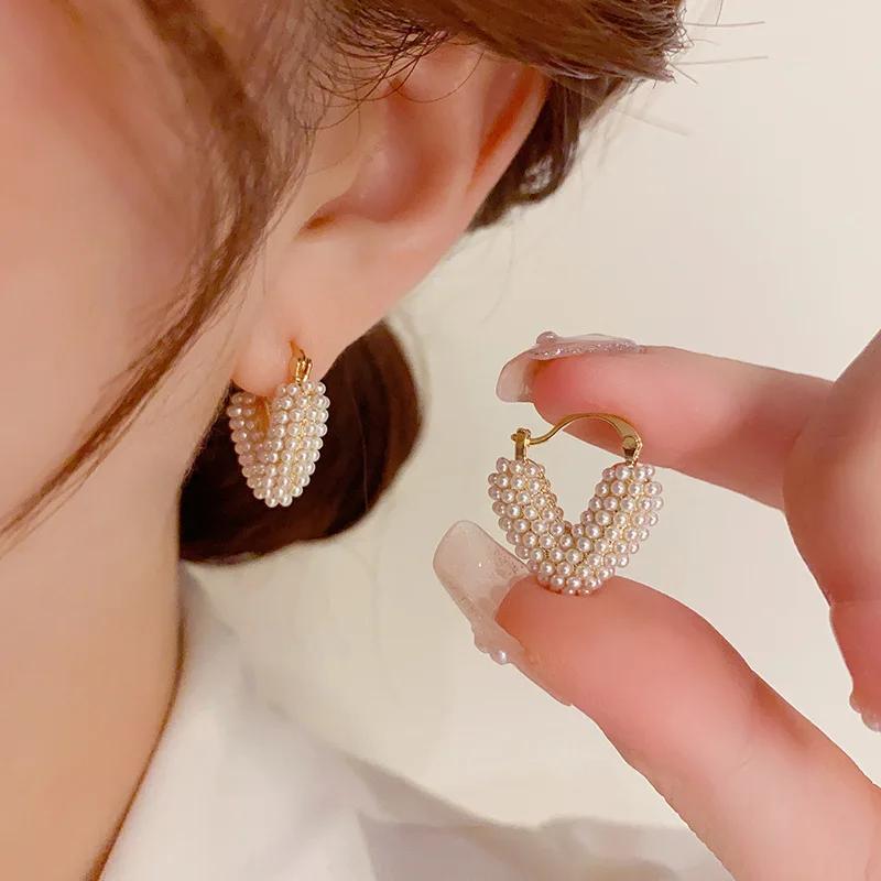 Light Luxury Unique New Design Love Imitation Zircon Heart Earrings For Women Fashion Elegant Metal Zircon Party Gifts