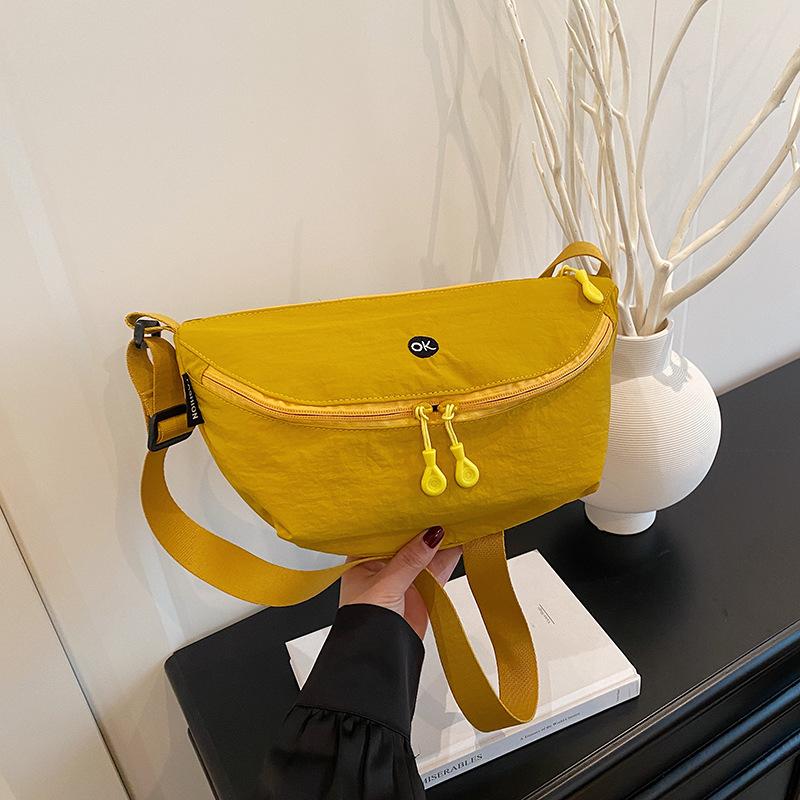 Bag niche small bag women s 2025 new women s bag Korean version messenger bag fashion shoulder bag dumpling bag