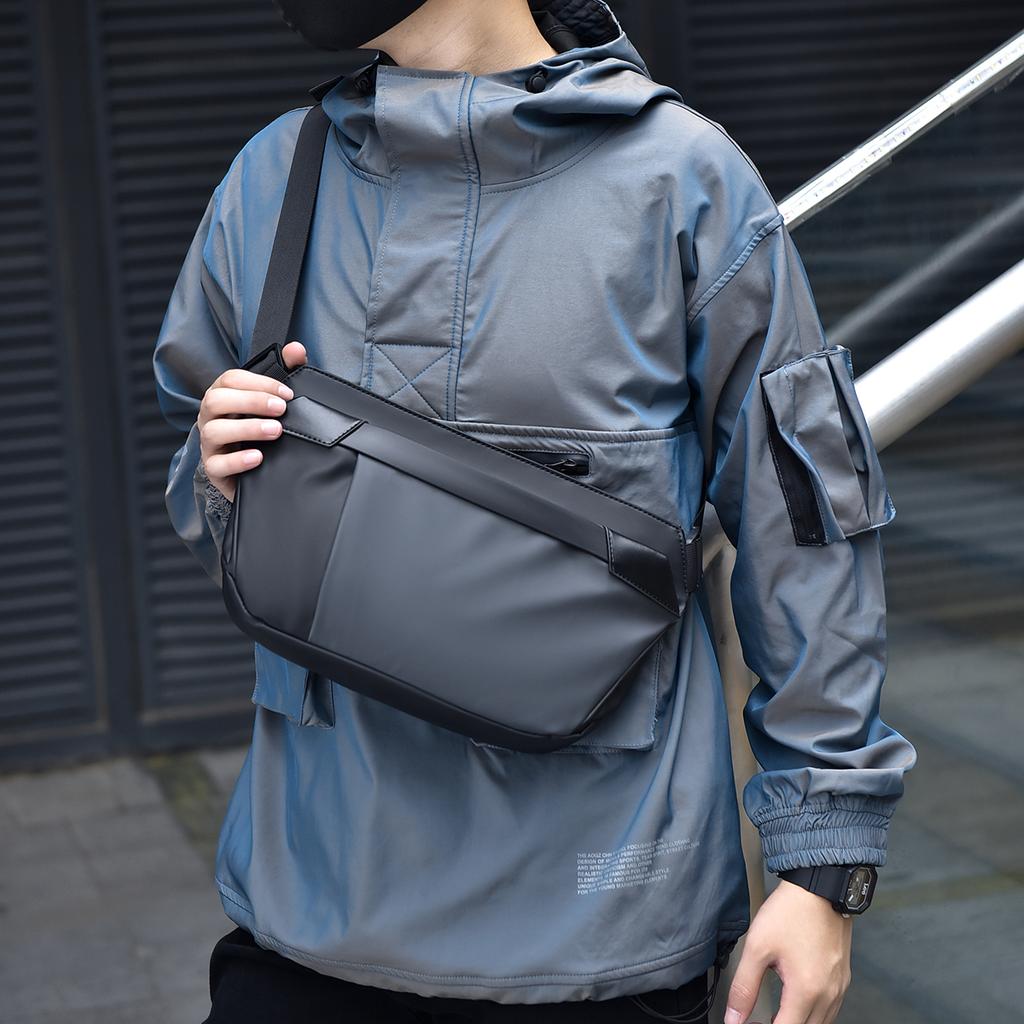 Crossbody Bag Men's Waterproof Chest Bag Fashionable Shoulder Bag