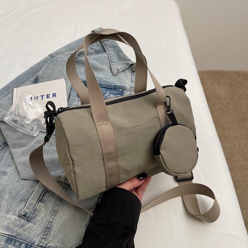 

New casual and fashionable portable small square bag simple solid color women s bag large capacity shoulder bag fitness women s bag One size зелёный