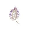 1 st Kvinnors Eleganta Romantiska Brosch Lila Blad Blomma Legering Kristall Växtbrosch Fest Födelsedag Smyckestillbehör