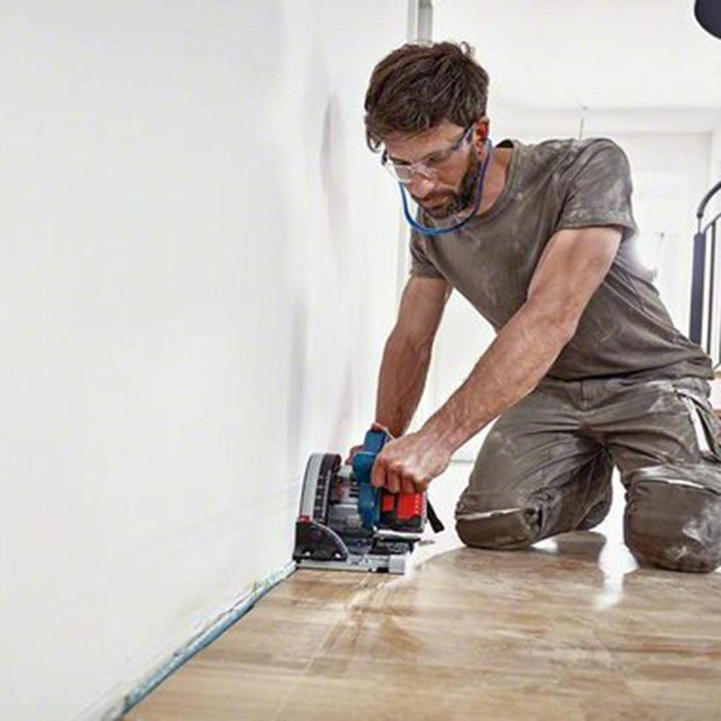 BOSCH 18 V Akku-Tauchkreissäge, Ladegerät, Tragetasche im Verkauf (Nur Gehäuse, Separat, Im Lieferumfang enthalten) GKT18V-52GCH