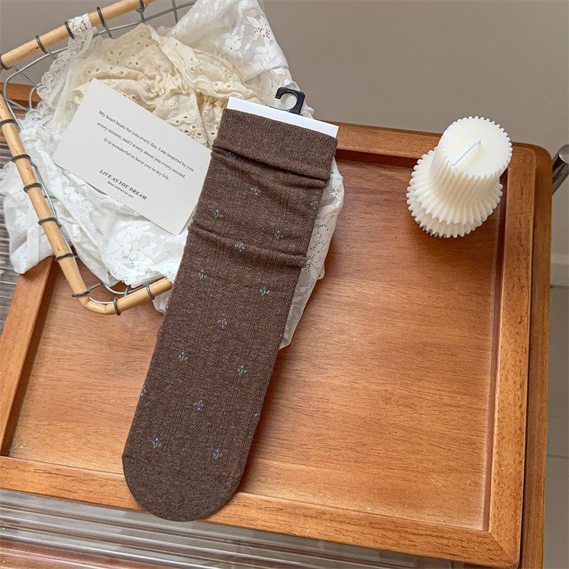 

Ladies Spring and Autumn Vintage Assorted Gentle Small Broken Flowers In The Tube Pile Socks 1 pair темный кофе