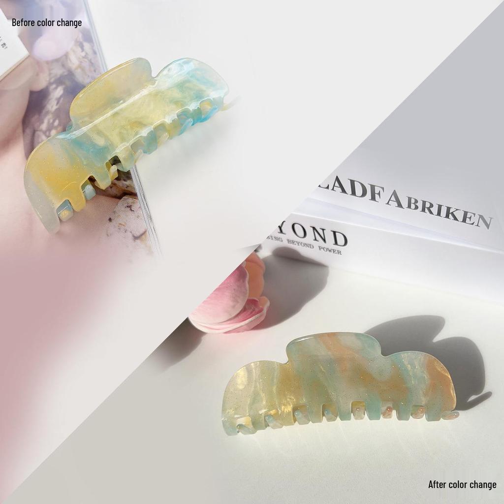 Akrylowa spinka do włosów zmieniająca kolor w stylu koreańskim - Słodki rekin