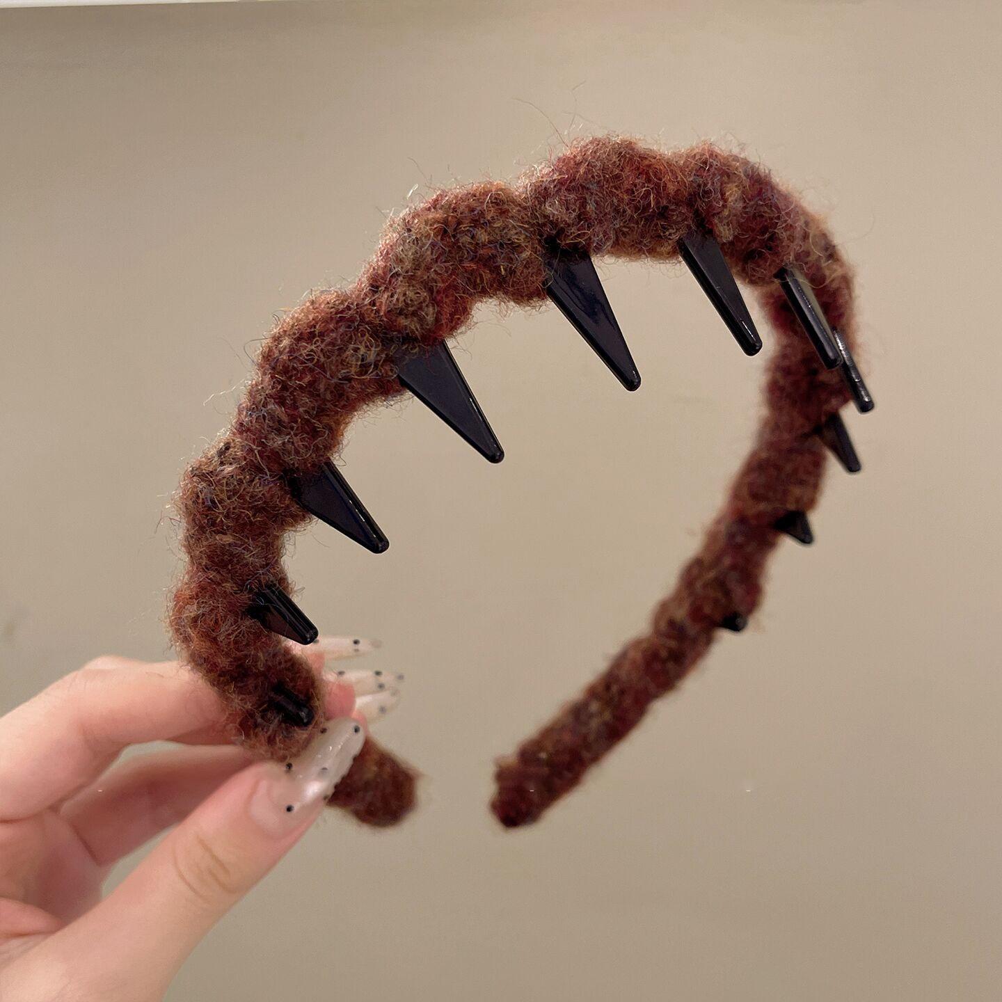 

High-End Acrylic Wool Knitted Headband: Versatile Fashion Accessory for Autumn and Winter