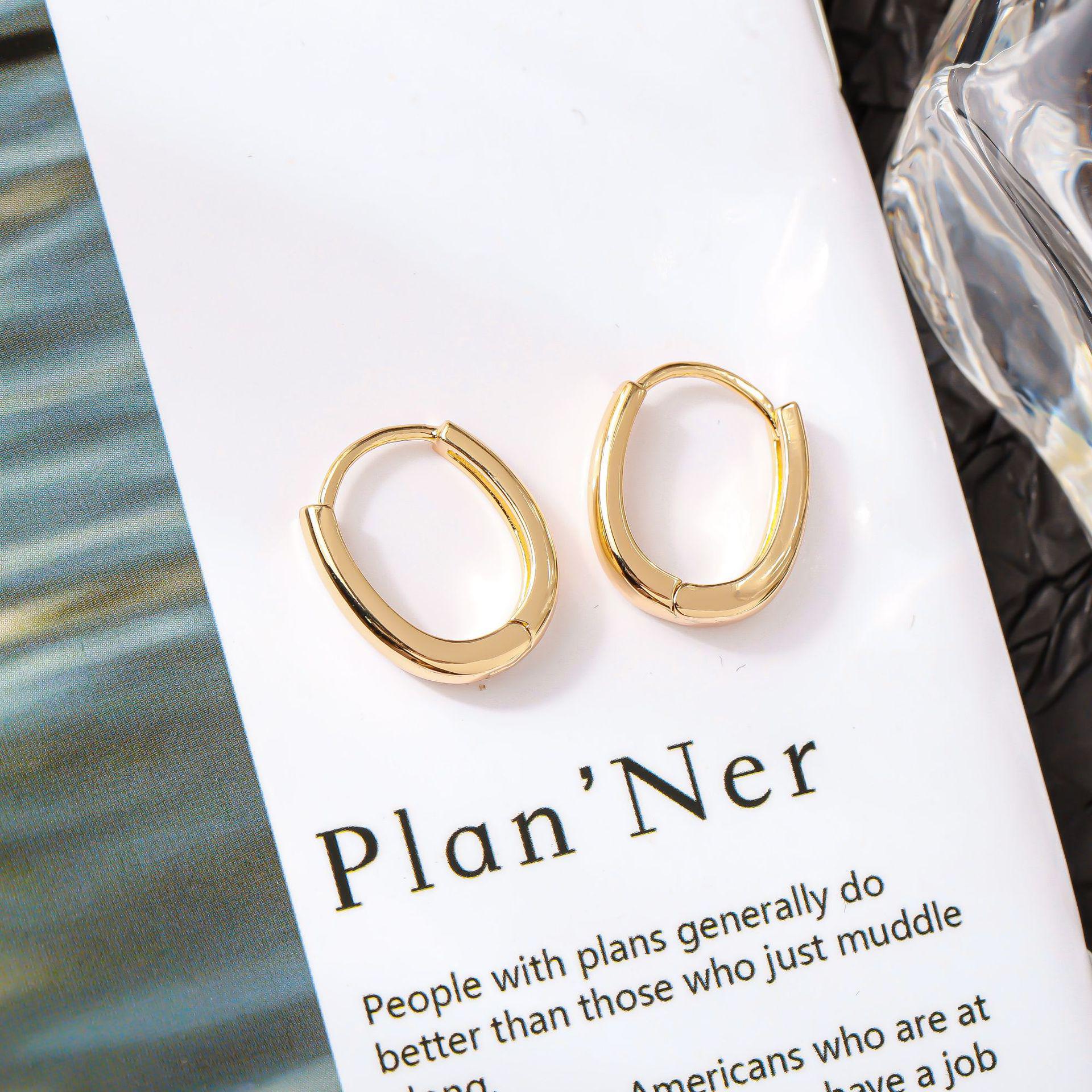 Trendy Korean Style U-Shape Glossy Ear Clips - Versatile for Men & Women