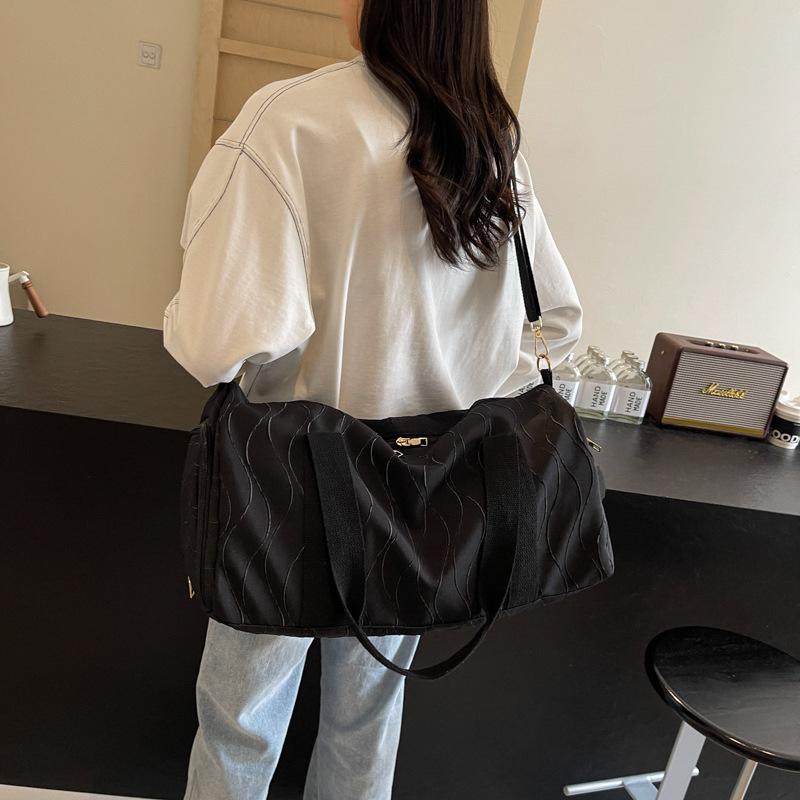 Wavy Pattern Hand Strap Shoe Compartment Personalized Leisure Travel Bag Dry Wet Separation Fitness Yoga Bag Can Be Used To Pull Rod