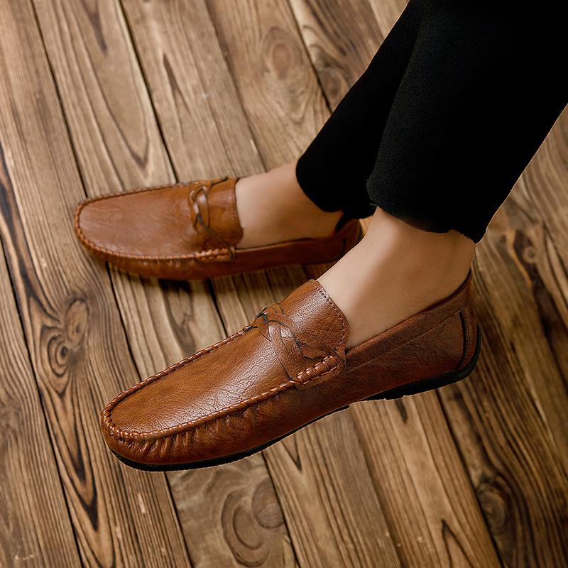 Fashion High Quality Leather Men Casual Shoes Comfortable Light Men Loafers Formal Men Dress Shoes Breathable Slip On Men Driving Shoes