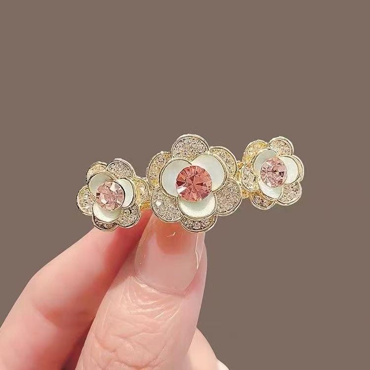 

Elegant Retro Rose Hair Clip - High-End Chinese Style Duckbill for Bangs