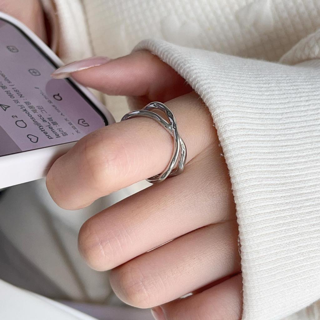 Elegant Adjustable Open Ring with Hand-Hammered Texture and Unique Intertwined Design