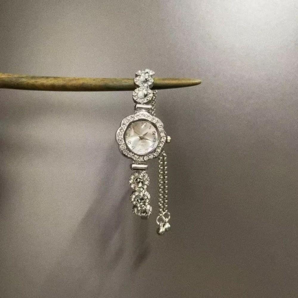 

Casual Rhinestone Women Quartz Watch Flowers Heart-shaped Bracelet Watch Pink Pull-Open Ladies Wristwatches Gifts