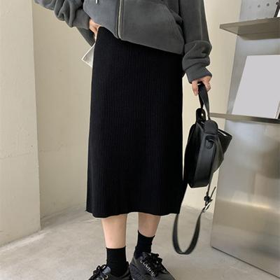 Damska spódnica midi z wysokim stanem, jednolita, w stylu casual, dzianinowa, jesienno-zimowa, z rozcięciem po boku, wszechstronna, do noszenia na co dzień