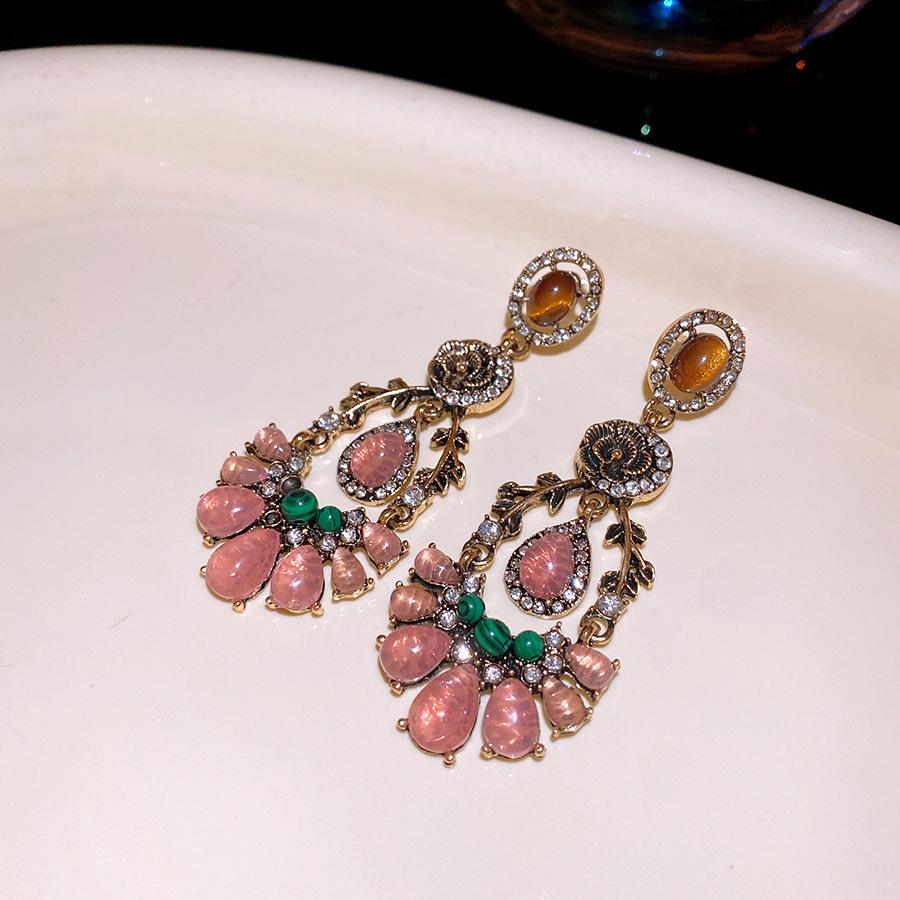 Elegant Zircon Geometric Flower Jewelry Set: Luxury Necklace & Stud Earrings