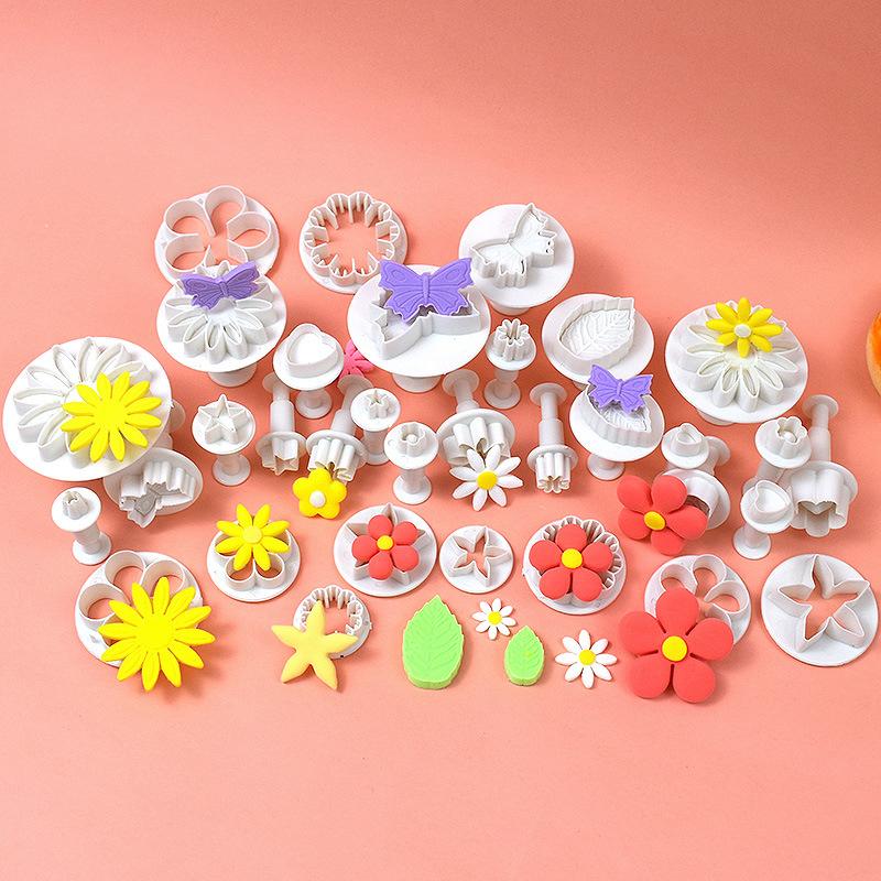33Pcs/Set Fondant Plunger Cutter Cake Cookie Fondant Mold DIY 3D Decorating Tools Cake Biscuit Cutter Baking Supplie Baking Mold