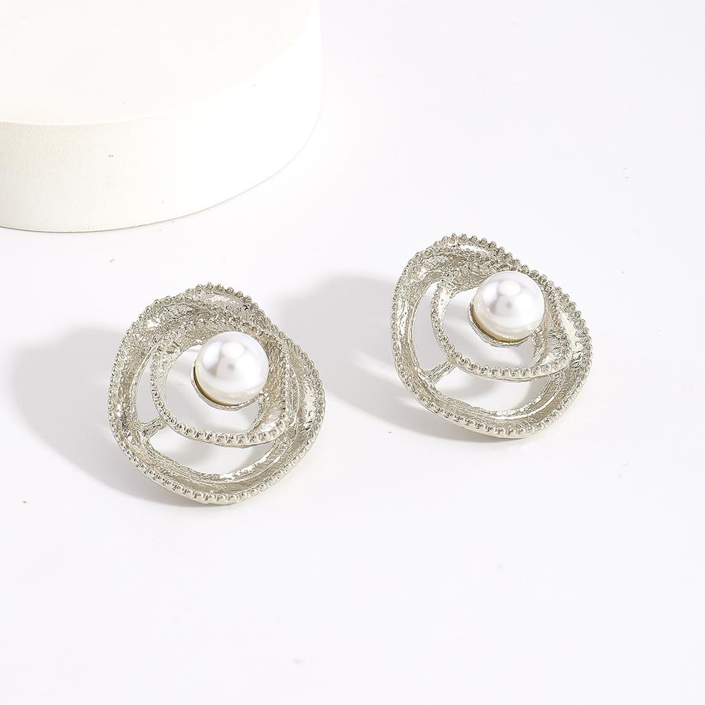 French vintage imitation pearl temperament stud earrings irregular round niche earrings daily casual versatile earrings