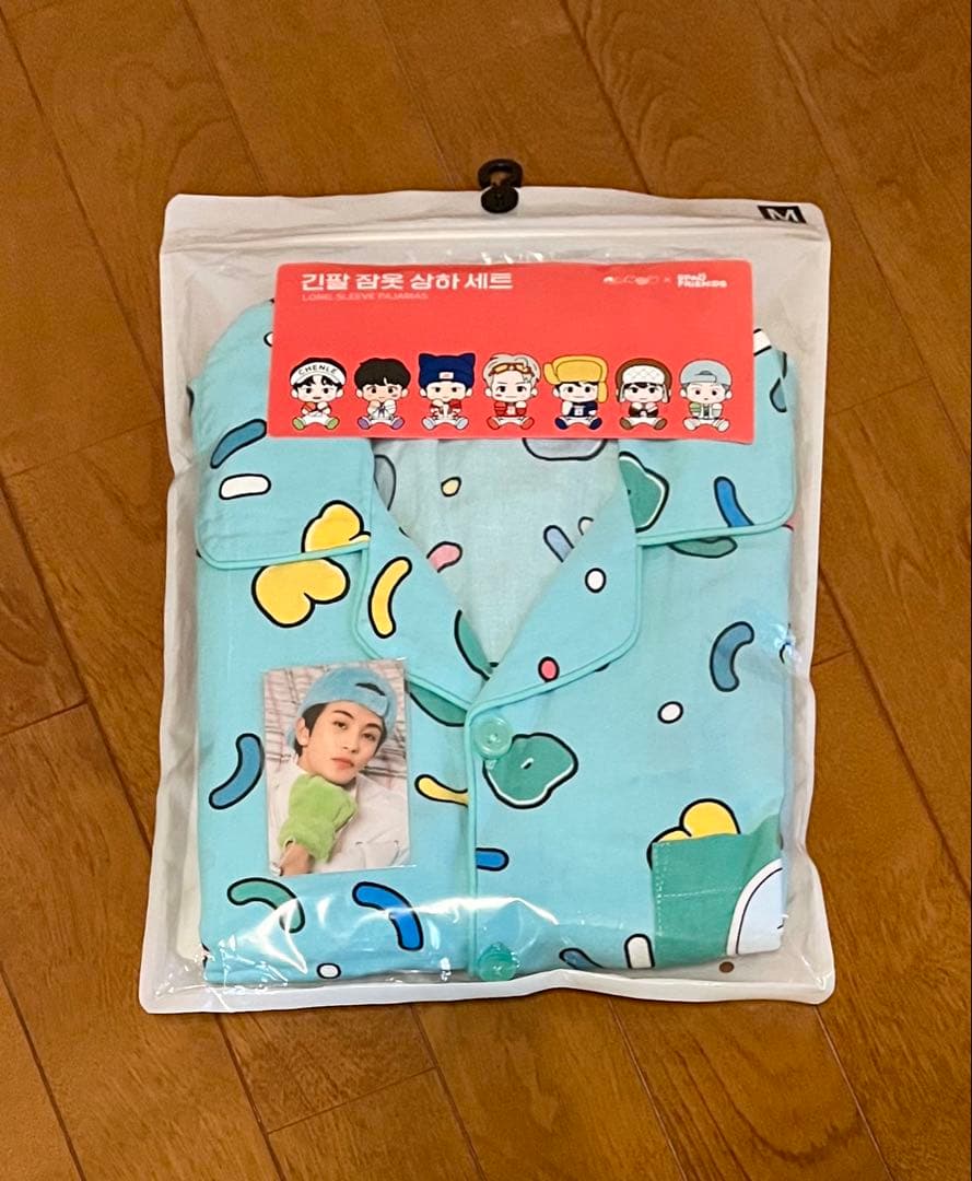 

[USED] NCT DREAM Mark CANDY Pajamas (Korea Exclusive) with Trading Card