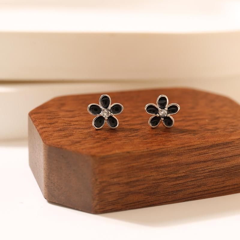 Epoxy Mini Flower Earrings Small Fresh French Retro Hong Kong Style New Earrings Earrings