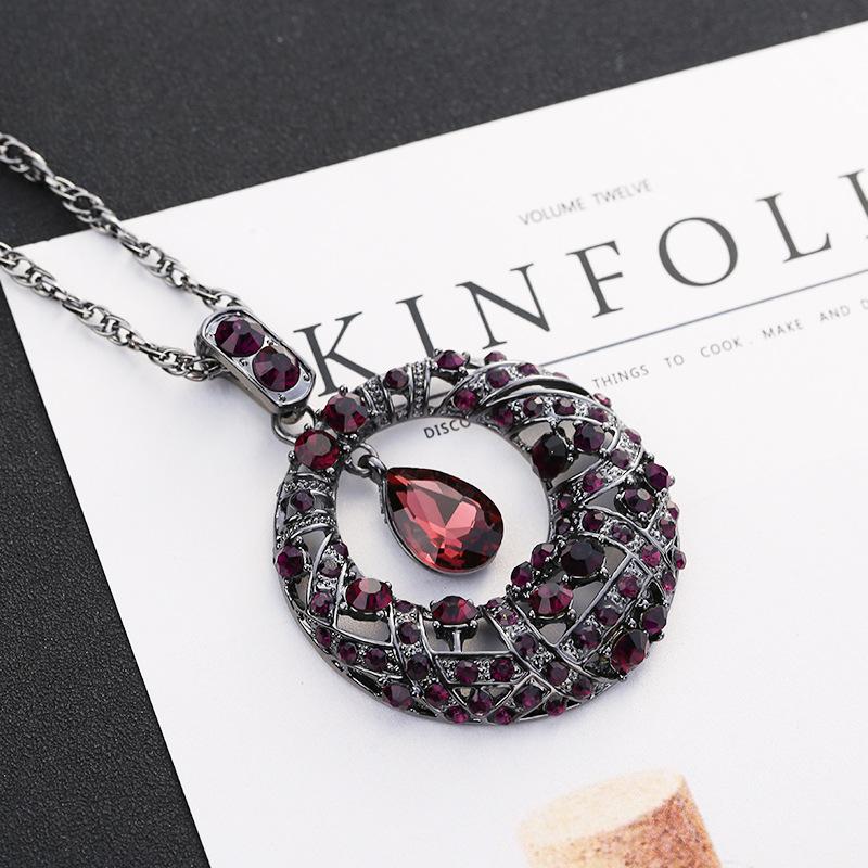 Retro Round Diamond-encrusted Long Women's Atmosphere Versatile Crystal Sweater Chain Design Sense