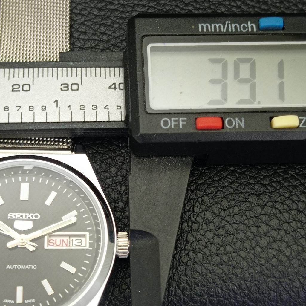 JAPAN VINTAGE SEIKO 5 AUTOMATIC REFURBISHED MENS BLACK DIAL WATCH A440666-4 Sk-a440666